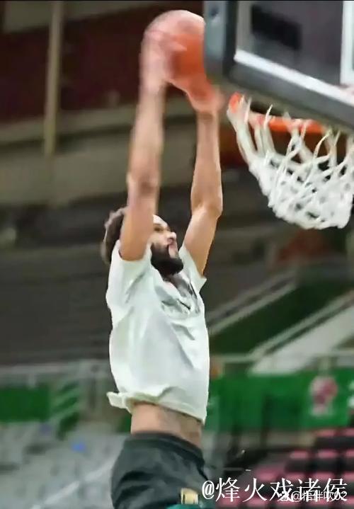 辽宁男篮迎精彩表现,球迷重返看台,杨鸣依然面临三大疑问 辽宁男篮迎精彩表现,球迷重返看台,杨鸣依然面临三大疑问